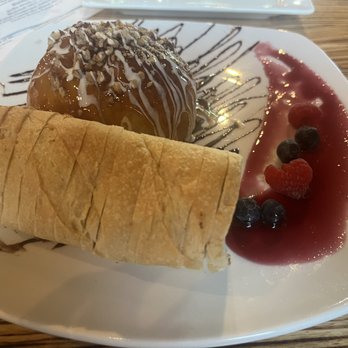 Bin 77 Bistro & SideBar - Brie en Croute - Tapas/Small Plates Near Me - Baton Rouge, Louisiana
