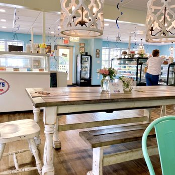 Cupcake Cuties Cafe & Bakery - Bakeries Near Me - Winston-Salem, North Carolina Cupcake Cuties Cafe & Bakery - Bakeries Near Me - Winston-Salem, North Carolina