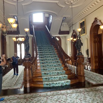 Iolani Palace - Grand Staircase - Museums Near Me - Honolulu, Hawaii Iolani Palace - Grand Staircase - Museums Near Me - Honolulu, Hawaii
