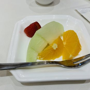 Happy Harbor - Fresh fruit to wrap up a fantastic dinner and evening :) ! - Dim Sum Near Me - Rowland Heights, California