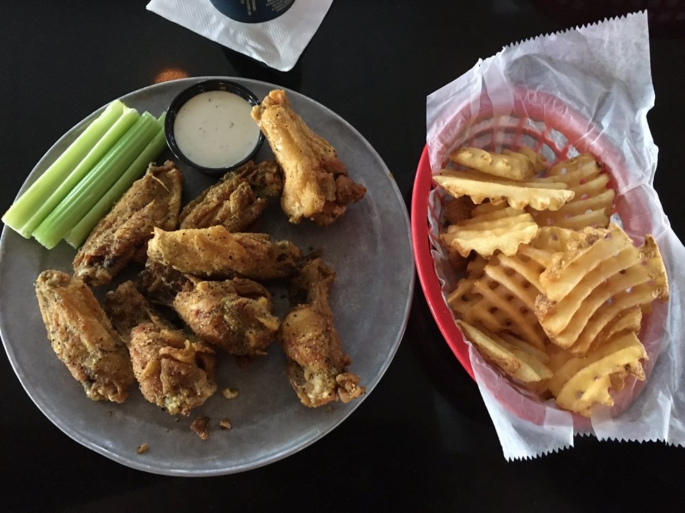 Pluckers Wing Bar San Marcos Takeout & Delivery 279 Photos & 378