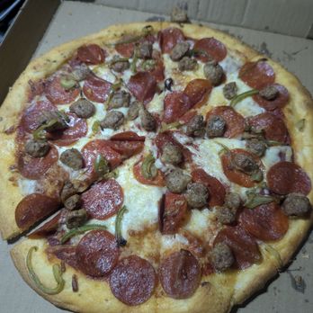 South Gate Pizza - Pizza with pepperoni, sausage, and green pepper. - Pizza Near Me - South Gate, California South Gate Pizza - Pizza with pepperoni, sausage, and green pepper. - Pizza Near Me - South Gate, California