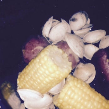 Dead Dog Saloon - Clam steam pot - Seafood Near Me - Murrells Inlet, South Carolina