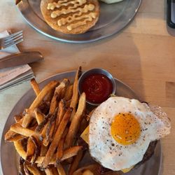 Perrysburger's - Billy's Breakfast Burger + Endless Fries