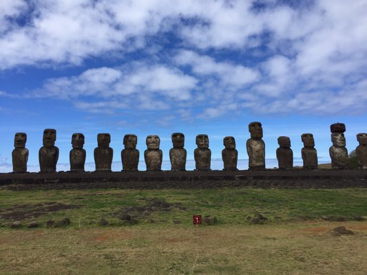 Ahu Tongariki by null
