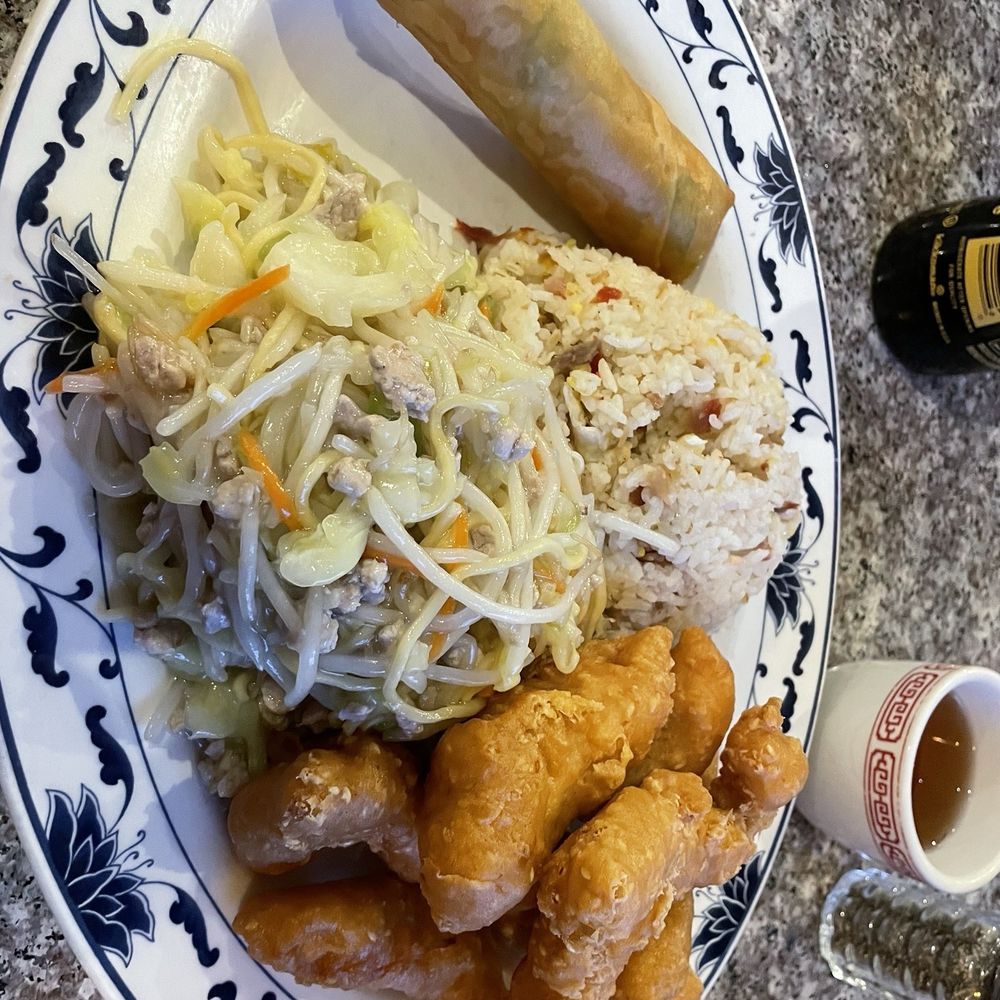Spring roll, Pork Chow Mein, Pork Fried Rice, Mar Far Chicken