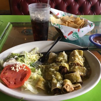 La-Cabana Mexican Cantina & Grill - Enchiladas verdes (after I had started cutting it up) - Mexican Near Me - Grenada, Mississippi
