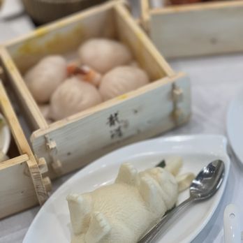 Lobster Port - Citrus yuzu rabbit mouse cake - Dim Sum Near Me - Markham, Ontario