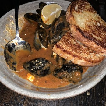 Uvae Kitchen & Wine Bar - Mussels - Wine Bars Near Me - Chicago, Illinois Uvae Kitchen & Wine Bar - Mussels - Wine Bars Near Me - Chicago, Illinois
