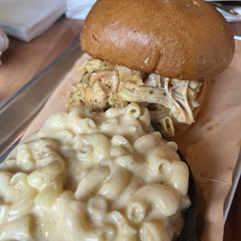 Farmboys Smokin BBQ - Pulled chicken sandwich with mac and cheese - Barbeque Near Me - Danbury, Connecticut