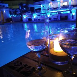 Agua De Coco - Sitio con Piscina y copas bastante bien de precio. Me pareció ideal para tomar algo.  También tiene parte de restaurante.