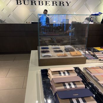 Burberry Outlet - 12/29/24 FYI. Interior - Accessories Near Me - Livermore, California Burberry Outlet - 12/29/24 FYI. Interior - Accessories Near Me - Livermore, California