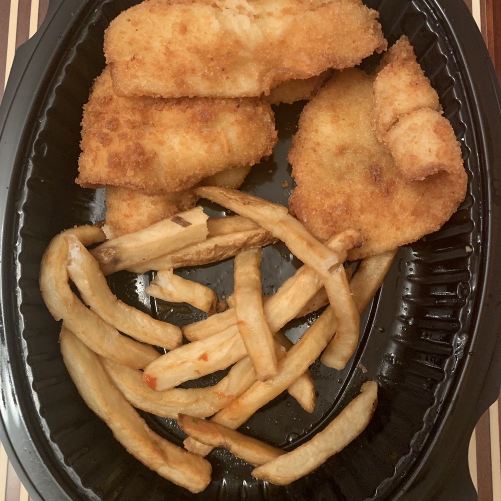 Red Lobster - This is one of meals I received . How horrible . It's supposed to be Fried Flounder with a side of French Fries and Broccoli. - Seafood Near Me - Miami, Florida Red Lobster - This is one of meals I received . How horrible . It's supposed to be Fried Flounder with a side of French Fries and Broccoli. - Seafood Near Me - Miami, Florida