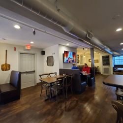 Andy's Italian Kitchen - Seating