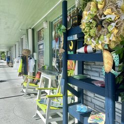 Jolene’s hidden treasures & Boutique - As you walk up