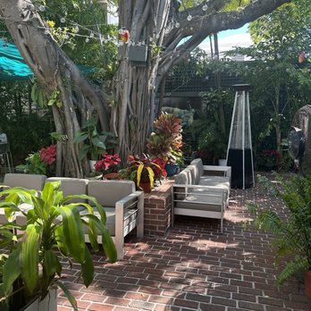 Mangoes - Outdoor space - Seafood Near Me - Key West, Florida