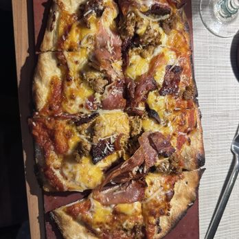 Copper Bar - Cochon Pizza - Bars Near Me - Kohala Coast, Hawaii Copper Bar - Cochon Pizza - Bars Near Me - Kohala Coast, Hawaii