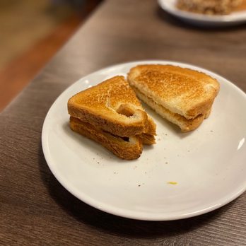 Glass Onion Griddle - Toast - Breakfast & Brunch Near Me - Allen Park, Michigan Glass Onion Griddle - Toast - Breakfast & Brunch Near Me - Allen Park, Michigan