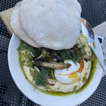 Avec River North - Hummus - Mediterranean Near Me - Chicago, Illinois