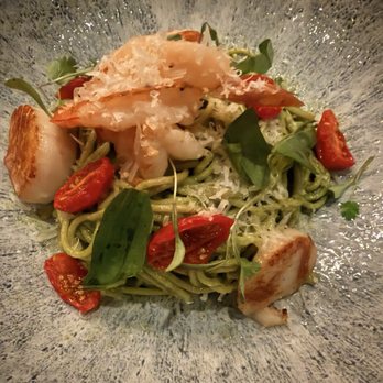 Earls Kitchen + Bar - Shrimp and scallop soaghettini - New American Near Me - Bellevue, Washington Earls Kitchen + Bar - Shrimp and scallop soaghettini - New American Near Me - Bellevue, Washington