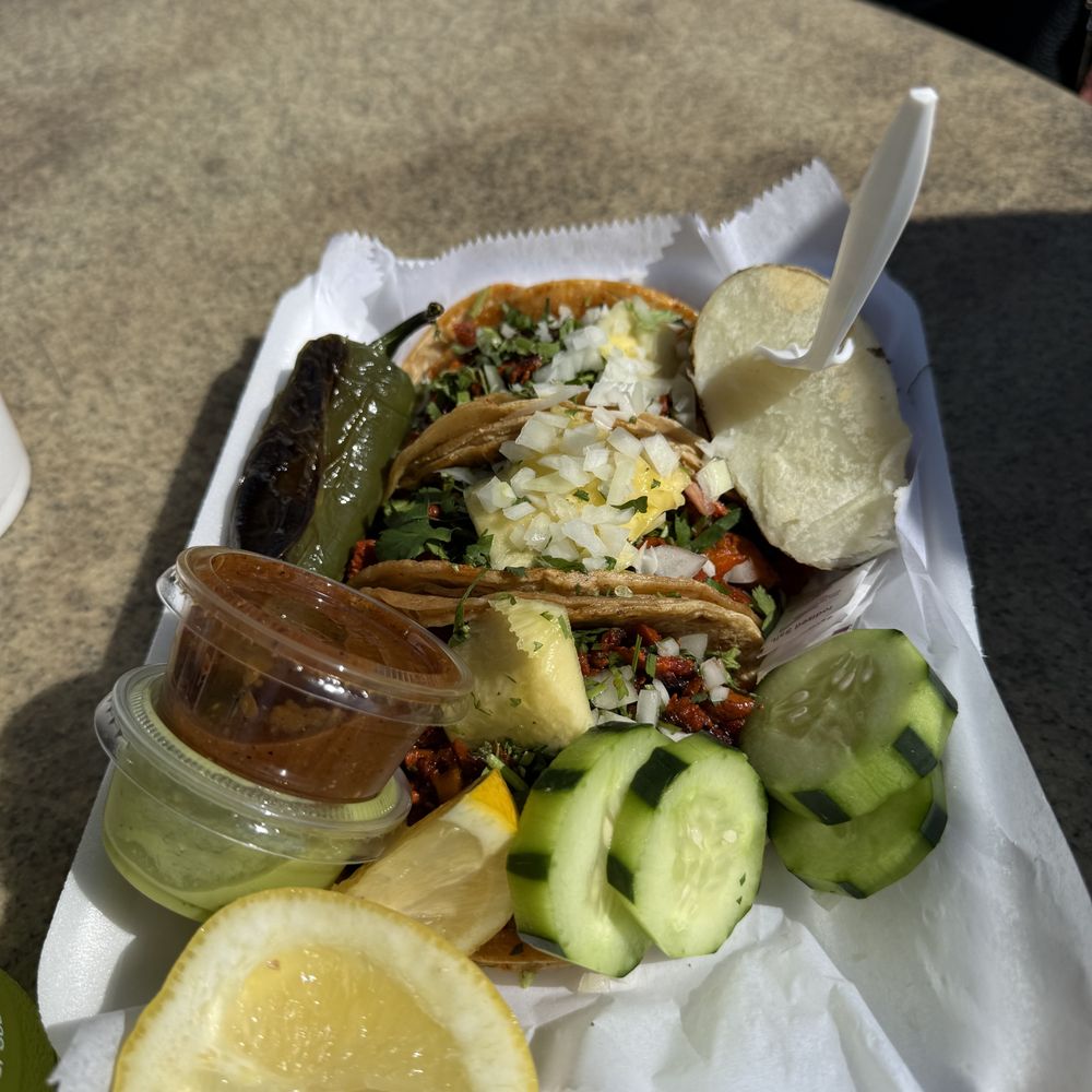 taqueria el toro - All the fixings. - Mexican Near Me - West Allis, Wisconsin taqueria el toro - All the fixings. - Mexican Near Me - West Allis, Wisconsin