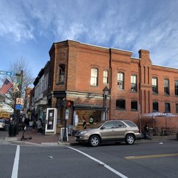 Élan Studio - Front of building is on King St but entrance off of Columbus around the back of building