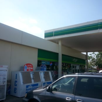 Mapleleaf BP Gas Station - Parking lot view - Gas Stations Near Me - Lexington, Kentucky Mapleleaf BP Gas Station - Parking lot view - Gas Stations Near Me - Lexington, Kentucky