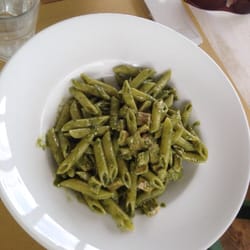 Mamadera Ristorante Pizzeria Bar - Pasta co pesto e pollo