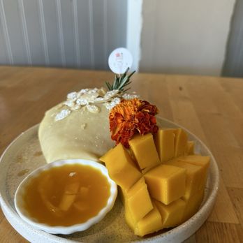 NaYa Dessert Cafe - Mango Sticky Rice Crepe - Desserts Near Me - San Francisco, California NaYa Dessert Cafe - Mango Sticky Rice Crepe - Desserts Near Me - San Francisco, California