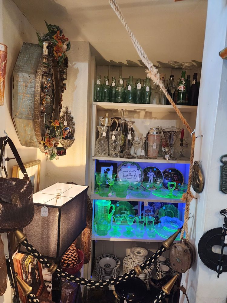 Island Antiques