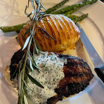 Galyn's - 17 Main Sirloin - Seafood Near Me - Bar Harbor, Maine