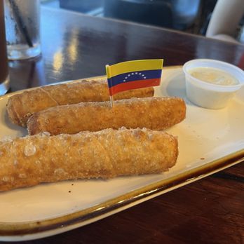 Los Chamos Clt - Venezuelan Near Me - Charlotte, North Carolina