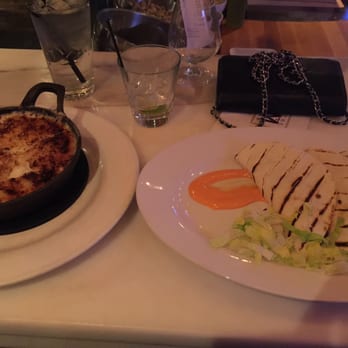 Met Back Bay - Mac and cheese and steak tacos from taco Tuesday - New American Near Me - Boston, Massachusetts Met Back Bay - Mac and cheese and steak tacos from taco Tuesday - New American Near Me - Boston, Massachusetts