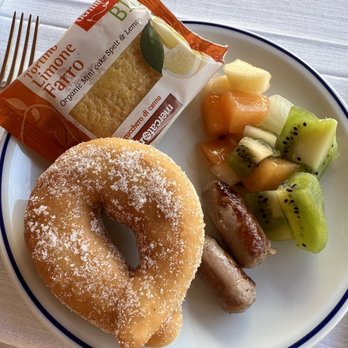 Hotel Il Moresco - Buffet for breakfast was large with countless options - Hotels Near Me - Ischia, NA Hotel Il Moresco - Buffet for breakfast was large with countless options - Hotels Near Me - Ischia, NA
