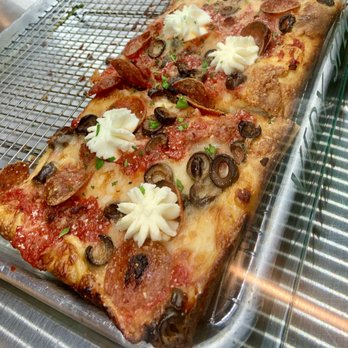 Raymond's Pizzeria - Pizza Near Me - Richmond, California Raymond's Pizzeria - Pizza Near Me - Richmond, California