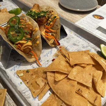Pacific Catch - Hot Fish Taco - Sushi Bars Near Me - Santa Clara, California