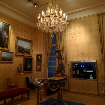 Musée Carnavalet - The ornate cradle of the imperial prince, Louis Napoleon Bonaparte - Museums Near Me - Paris, 75