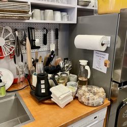 Archestratus - The cutest self serve free tea station!