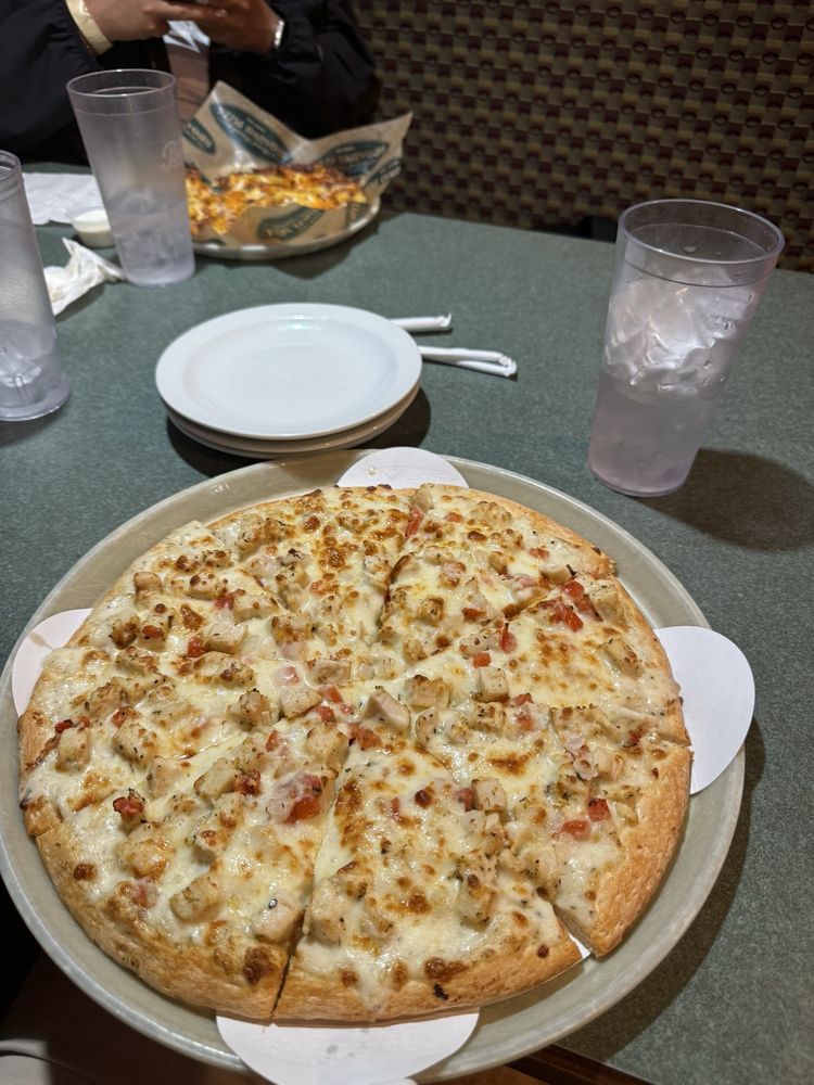 Broadway Bar & Pizza