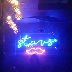 Stav's Drinks Eats & Beats