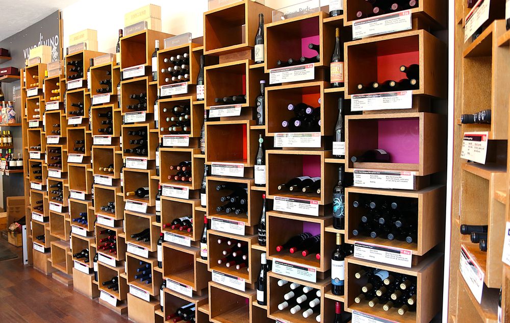 vinodivino - vineyard in Newton, MA