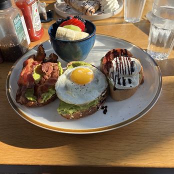 Eight AM - Avocado Toast Three Ways - New American Near Me - San Francisco, California Eight AM - Avocado Toast Three Ways - New American Near Me - San Francisco, California
