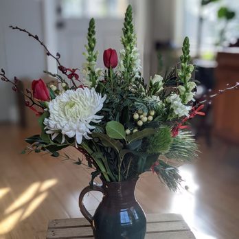 Lee's Florist & Nursery - Holiday bouquet of the day - Florists Near Me - Berkeley, California Lee's Florist & Nursery - Holiday bouquet of the day - Florists Near Me - Berkeley, California