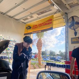 Lucas and Carlos were so amazing took care of me fast! Hector the manager was so sweet and kind! Highly recommend this one fast! Lucas and Carlos were so amazing took care of me fast! Hector the manager was so sweet and kind! Highly recommend this one fast!