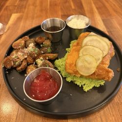 Chef Luis Restaurant - Fish and chips