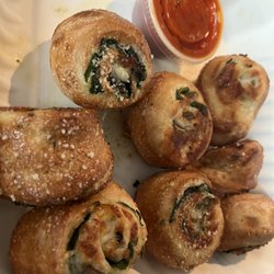 Vocelli Pizza - Spinach & Mushroom Roll