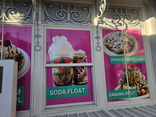 Braud's Funnel Cake Cafe by null