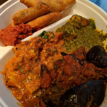 Hiltl - Saag paneer, tofu tikka masala, eggplant curry, Hitl tartar, some samosas. - Vegetarian Near Me - Zürich, ZH Hiltl - Saag paneer, tofu tikka masala, eggplant curry, Hitl tartar, some samosas. - Vegetarian Near Me - Zürich, ZH