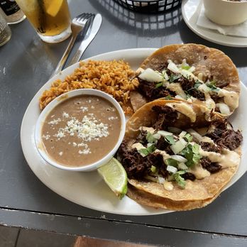 Elmyriachi - Barbacoa taco plate - Mexican Near Me - Atlanta, Georgia