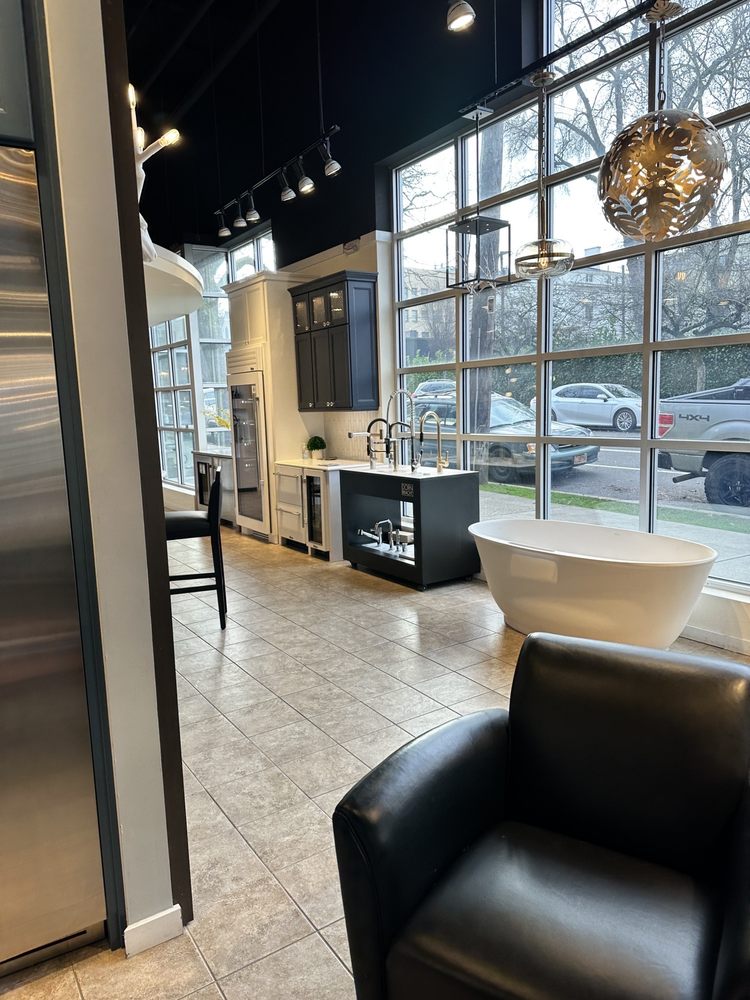 FERGUSON Updated 2024 839 NW 17th Ave, Portland, Oregon